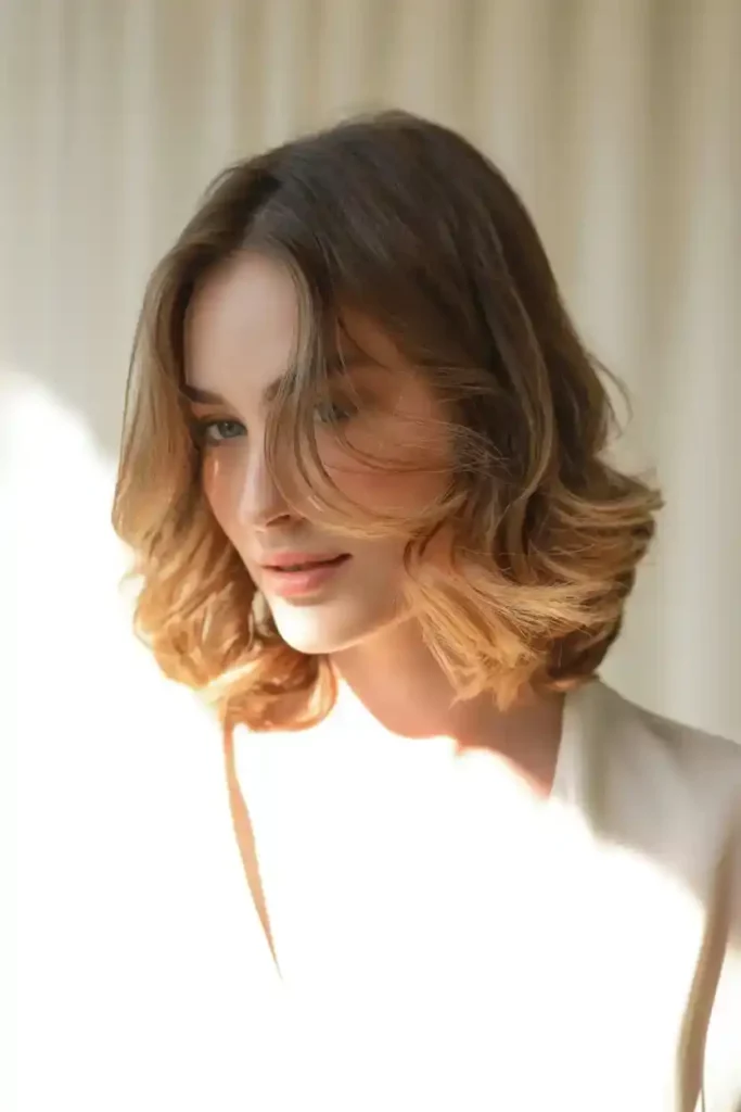 Face-Framing Caramel Highlights