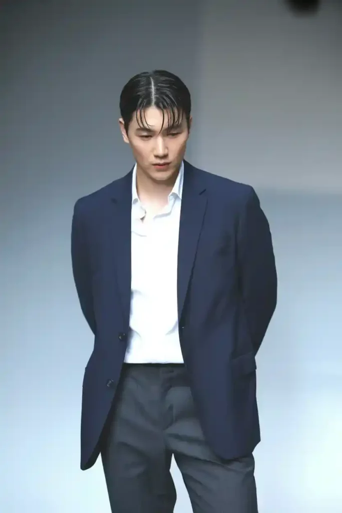 Korean Slick Side Part