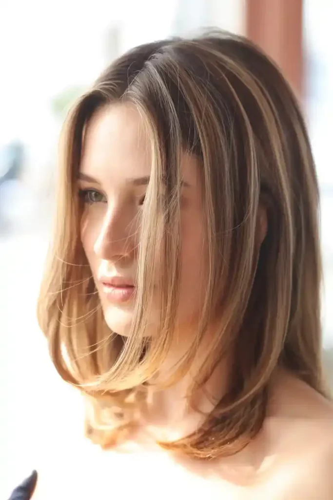 Shoulder-Length Caramel Highlights