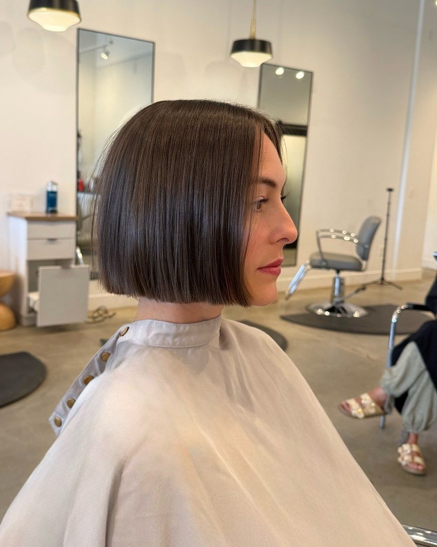 Chin-Length Blunt Bob for thick hair - low maintenance short bob haircut