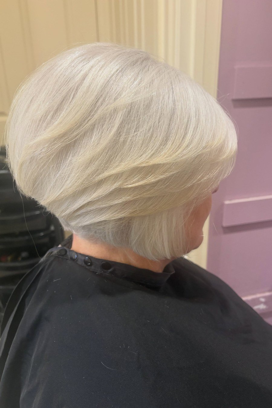 Rounded Bob - low maintenance short grey hairstyles for women