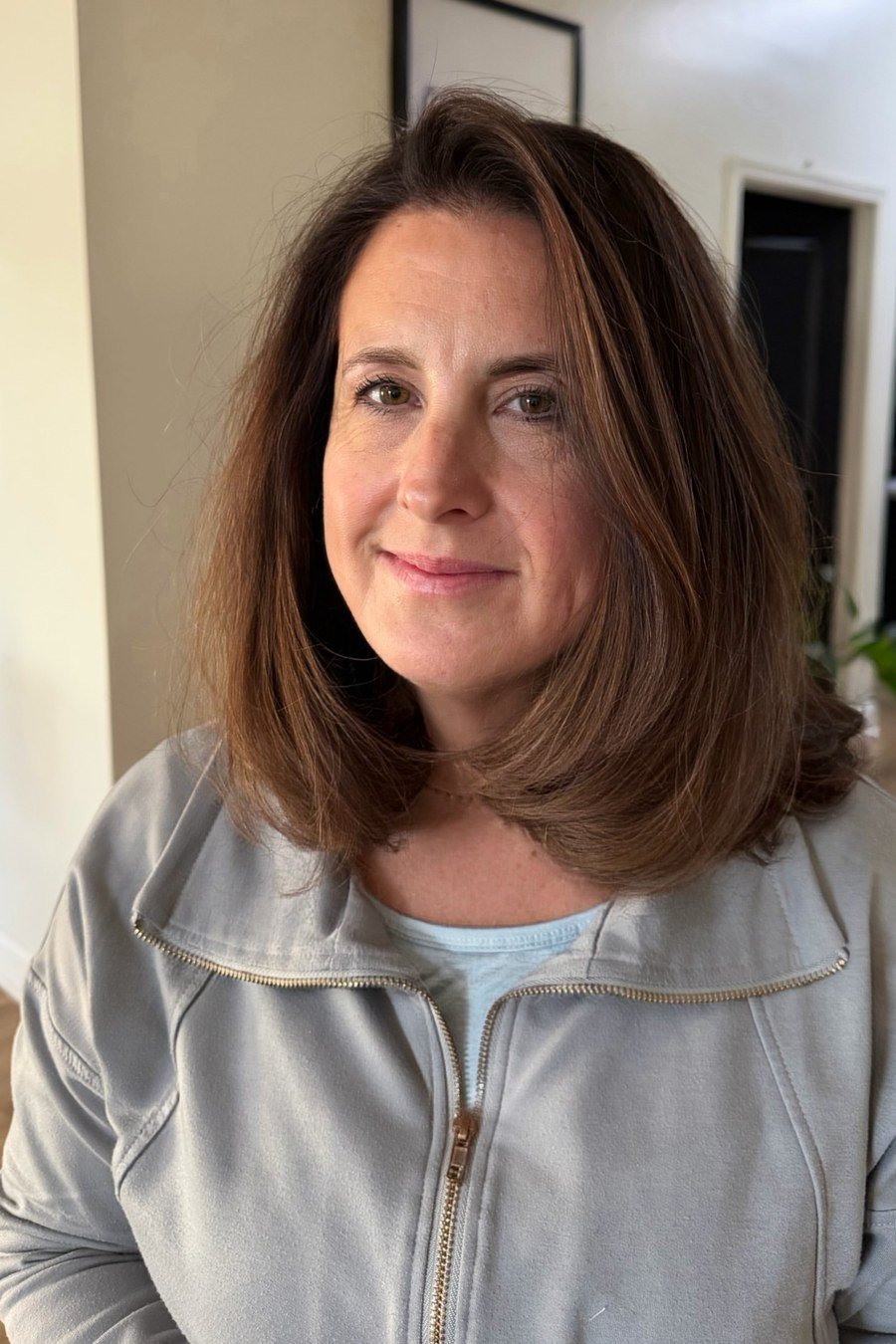 Wavy Shoulder-Length Cut mom haircut idea