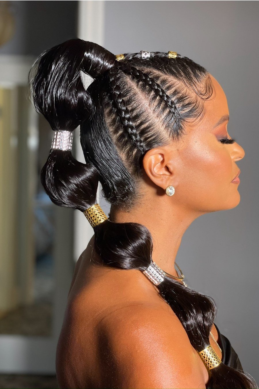 High Bubble Ponytail - curly hairstyles