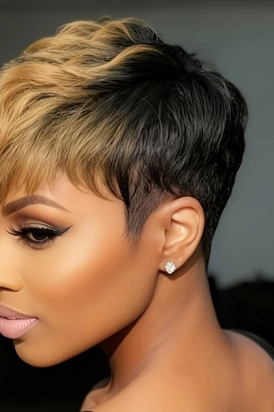 Two-Tone Pixie with Volume on Top mom haircut idea