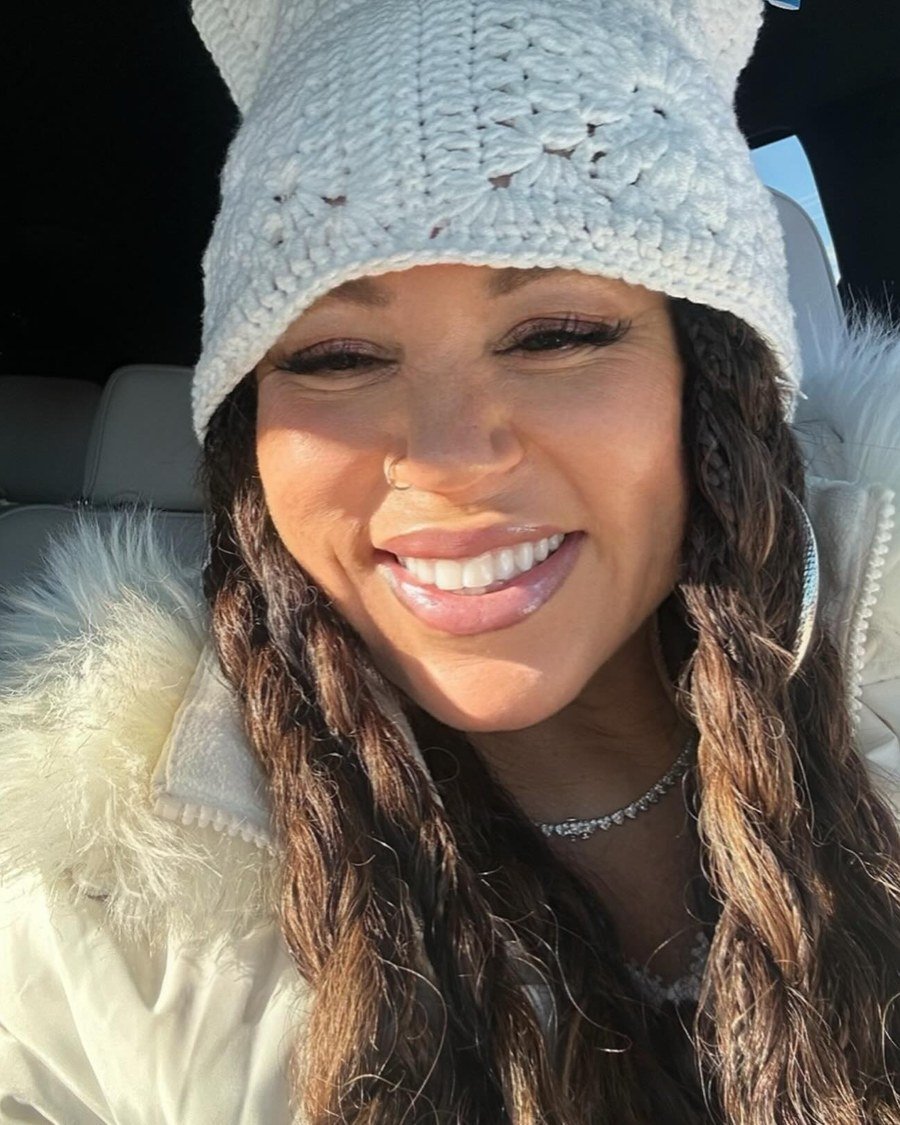 Second-Day Beach Waves - beanie hairstyles