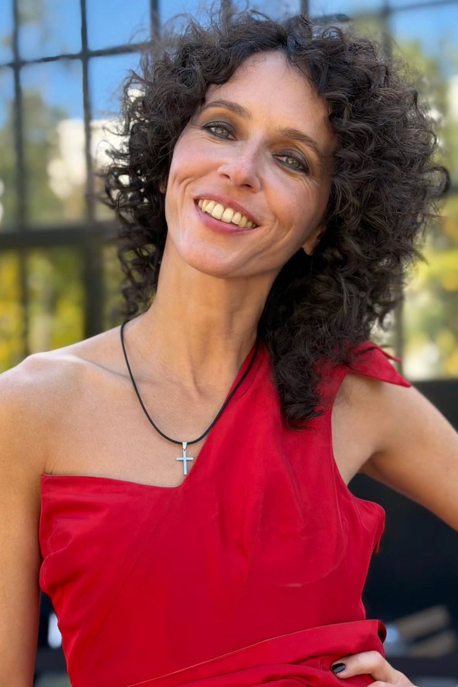 Hollywood Glam Curls - curly hairstyles