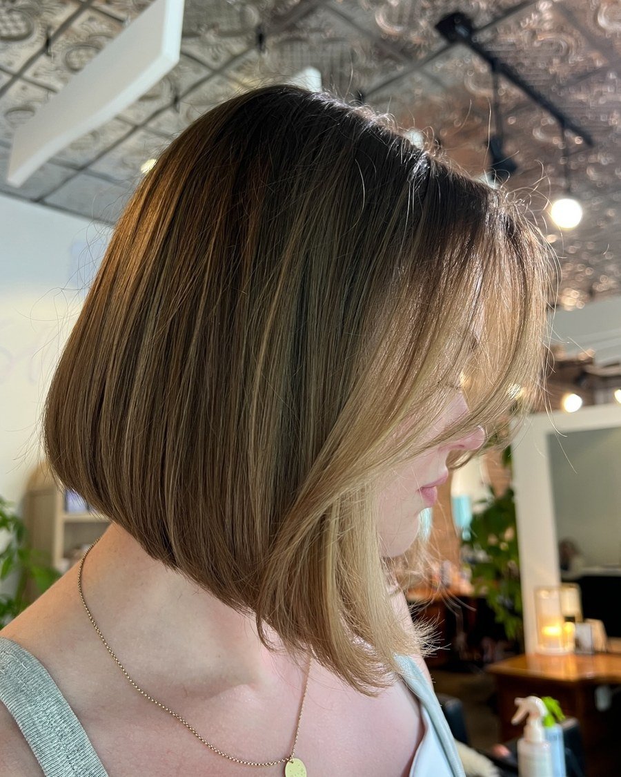 Balayage Bob for thick hair - low maintenance short bob haircut