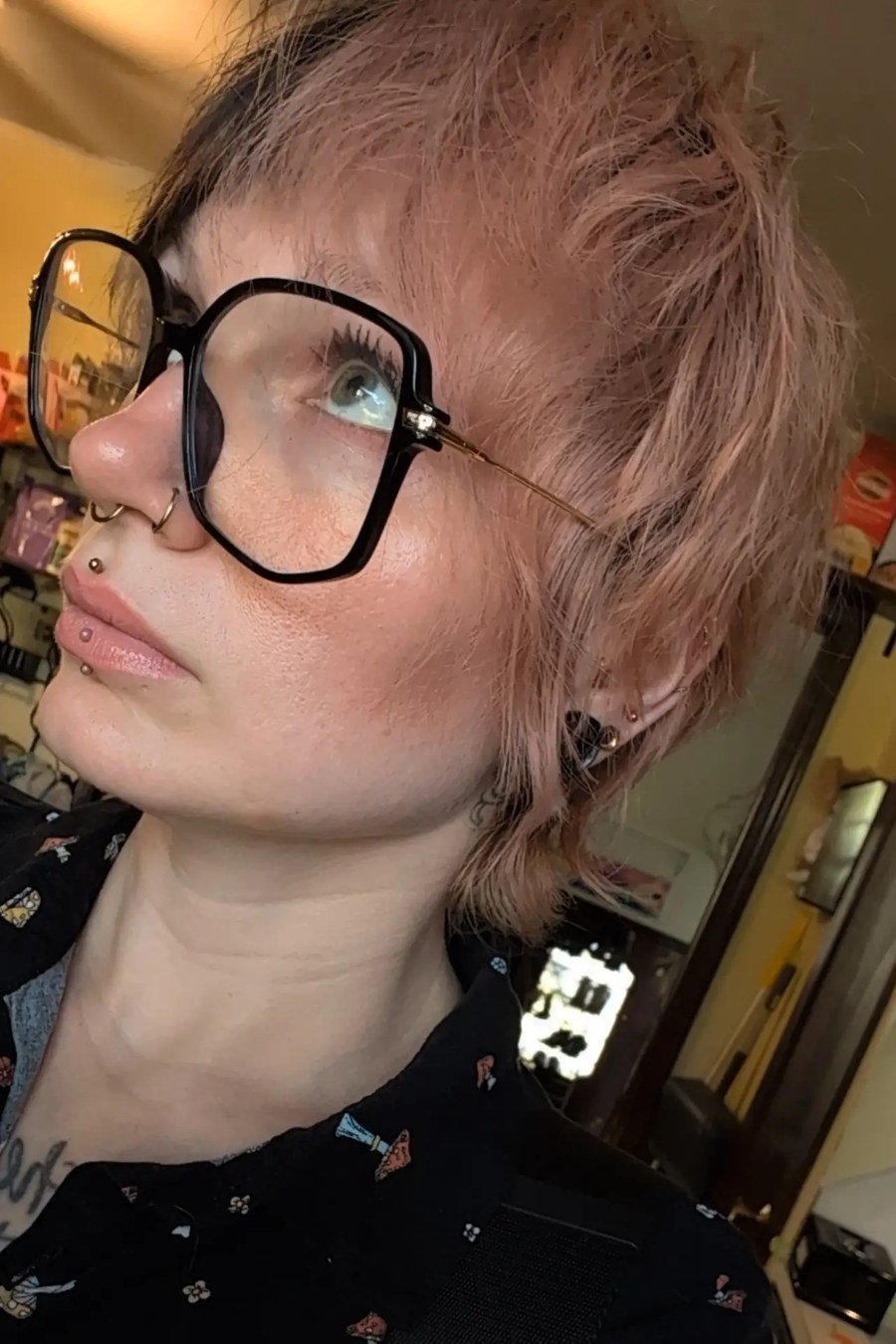 Tousled Shaggy Pixie mom haircut idea