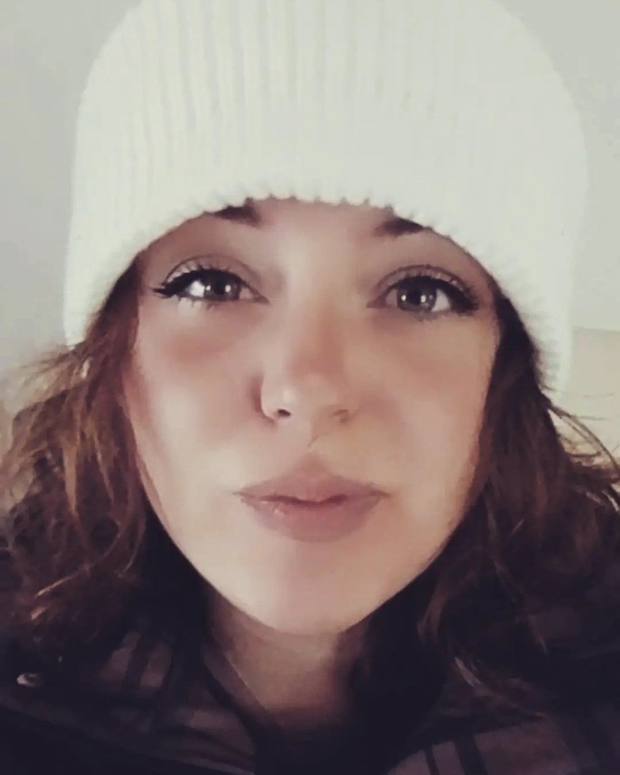 The Blunt Bob, Hat Pushed Back - beanie hairstyles