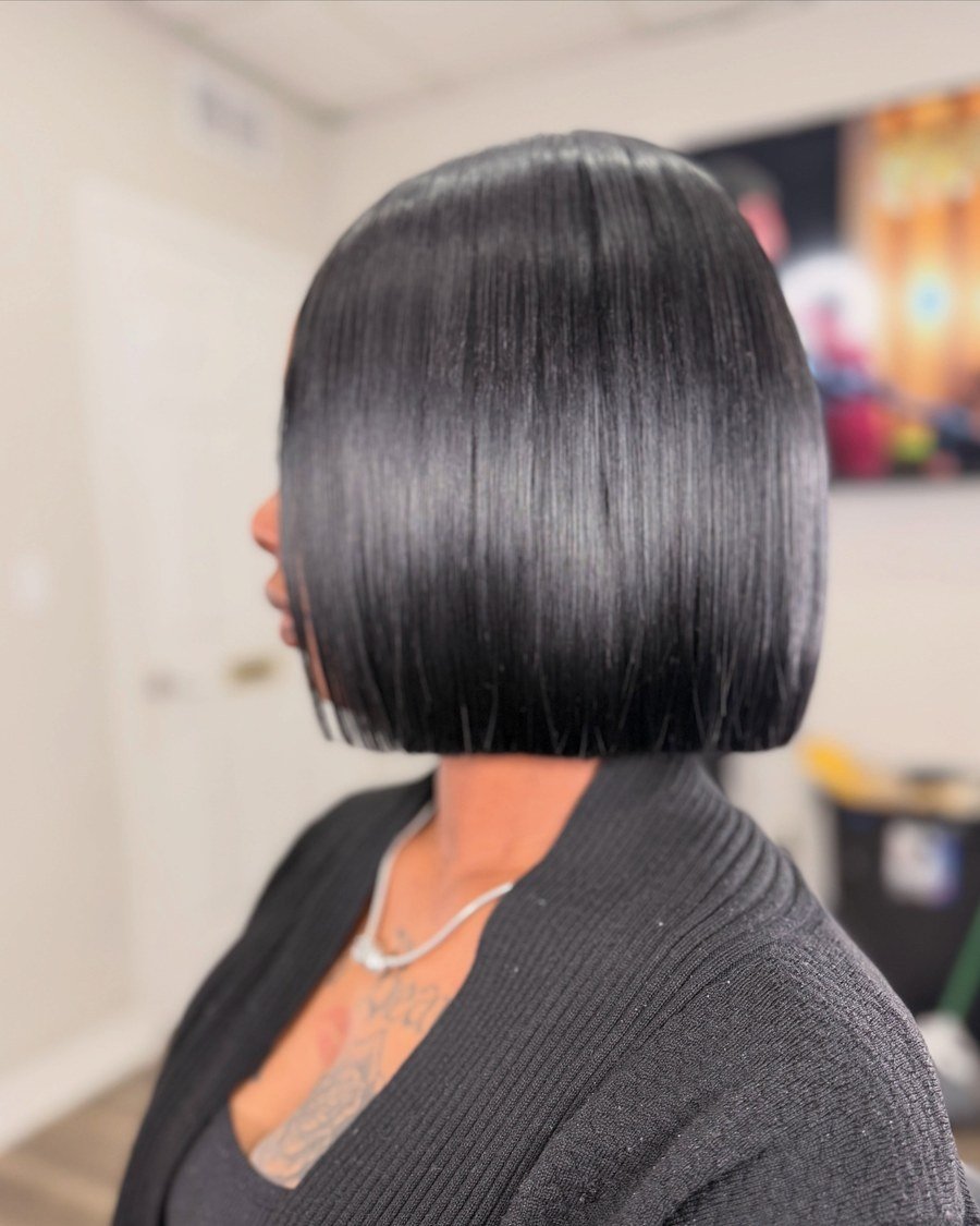 Center-Part Bob for thick hair - low maintenance short bob haircut