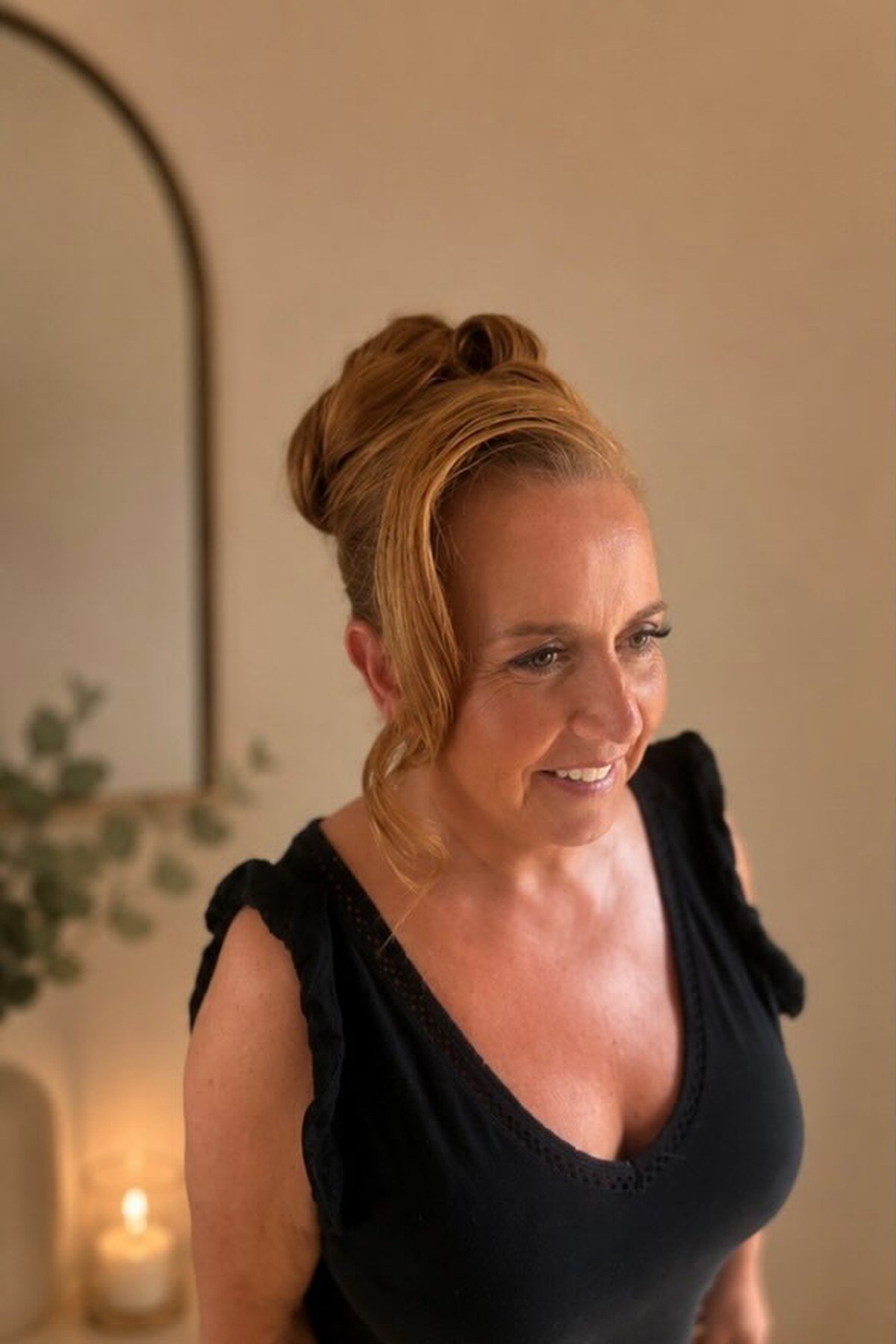 Elegant wedding guest updo — easy updo for wedding guest hairstyle