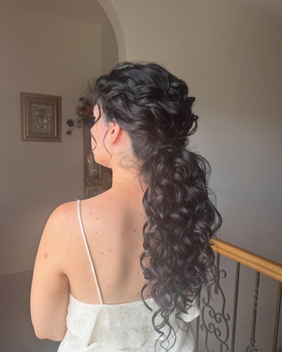 Gothic Victorian Ringlets - halloween hairstyle