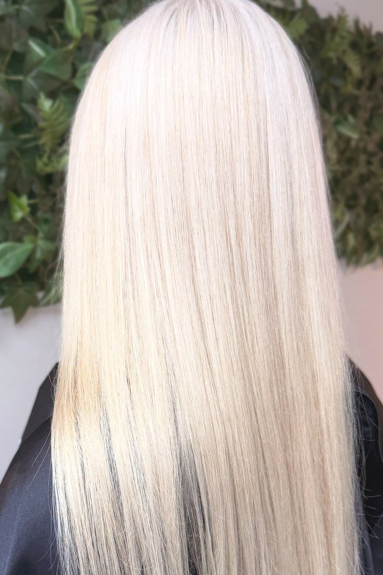 Warm vanilla platinum highlights